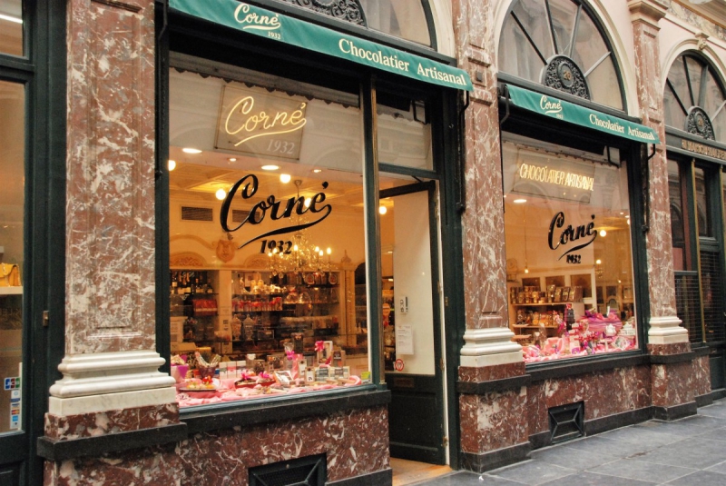 boutique-LE REVEST LES EAUX-min_chocolate_chocolaterie_shop_luxury_chic_gallery_brussels_belgium-558146
